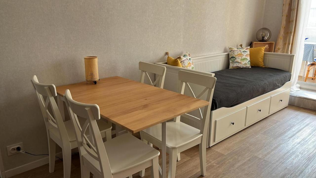 L'Escale Ensoleillee, 2 Pieces Sur Le Port Proche Juno Beach Courseulles-sur-Mer Ngoại thất bức ảnh